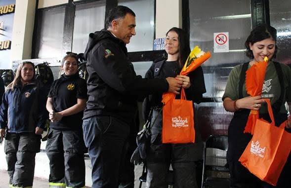 vittori y dia de la madre bomberos