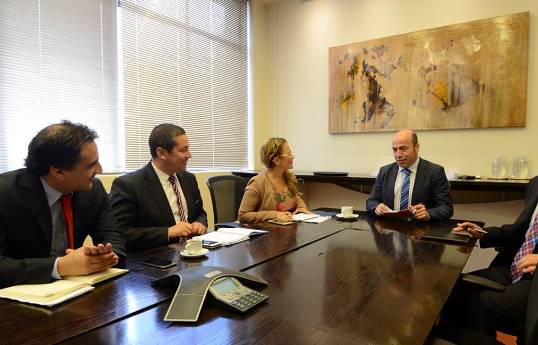 cathy barriga con contralor en facebook