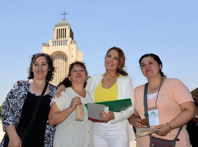 Papa Visita Templo 2 MLLANOS