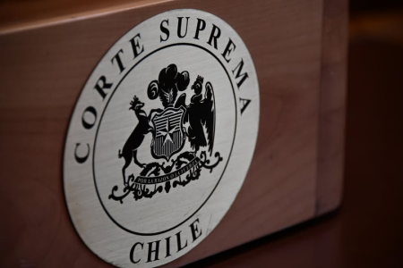 Interponiendo un recurso de unificación de legislación laboral ante la Corte Suprema, contratada a Honorarios en Municipio de Maipú logró la declaración legal de relación laboral